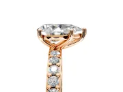 Solitaire Engagement Ring Setting for Pear-Shaped Center with Round Cut Pave Band and Prong Head in Rose Gold