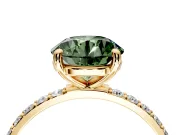 Solitaire Engagement Ring Setting for Fancy Green Round Cut Center with Pave Accents and Prong Head in Yellow Gold