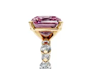 Solitaire Engagement Ring Setting for Fancy Pink Asscher Cut Center with Alternating Size Accents and Prong Head in Yellow Gold