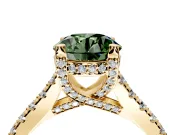 Solitaire Engagement Ring Setting for Fancy Green Round Cut Center with Widening Pave Band and Claw Prong Head in Yellow Gold