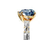 Baguette Engagement Ring Setting for Fancy Blue Heart-Shaped Center with Alternating Bar-Set Band and Prong Head in Yellow Gold
