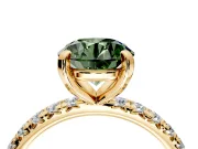 Solitaire Engagement Ring Setting for Fancy Green Round Cut Center with Shared-Prong Accents and Prong Head in Yellow Gold