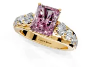 Solitaire Engagement Ring Setting for Fancy Pink Radiant Cut Center with Graduated Shared Prongs and Prong Head in Yellow Gold