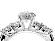 5 Stone Engagement Ring Setting for Oval Center with Graduated Accents and Prong Head in Platinum