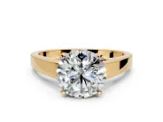 Solitaire Engagement Ring Setting for Round Cut Center with Tapered Split Shoulders and Prong Head in Yellow Gold