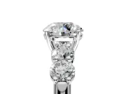 5 Stone Engagement Ring Setting for Round Cut Center with Graduated Accents and Prong Head in Platinum