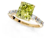 Baguette Engagement Ring Setting for Fancy Yellow Radiant Cut Center with Alternating Bar-Set Band and Prong Head in Yellow Gold