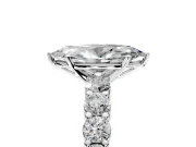 Shared-Prong Engagement Ring Setting for Marquise Center with Graduated Accents and Prong Head in Platinum