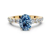 Shared-Prong Engagement Ring Setting for Fancy Blue Oval Center with Graduated Accents and Prong Head in Yellow Gold