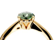 Solitaire Engagement Ring Setting for Fancy Green Pear-Shaped Center with Knife Ridge Band and Claw Prong Head in Yellow Gold
