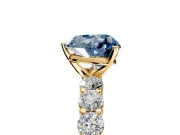 Shared-Prong Engagement Ring Setting for Fancy Blue Heart-Shaped Center with Graduated Accents and Prong Head in Yellow Gold