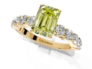 Shared-Prong Engagement Ring Setting for Fancy Yellow Emerald Cut Center with Graduated Accents and Prong Head in Yellow Gold