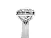 Solitaire Engagement Ring Setting for Radiant Cut Center with Wide Knife Ridge Band and Prong Head in Platinum