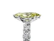 Shared-Prong Engagement Ring Setting for Fancy Yellow Marquise Center with Graduated Accents and Prong Head in Platinum