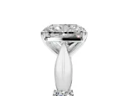 Solitaire Engagement Ring Setting for Radiant Cut Center with Carved Leaf Shoulders and Prong Head in Platinum