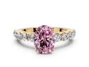 Shared-Prong Engagement Ring Setting for Fancy Pink Oval Center with Graduated Accents and Prong Head in Yellow Gold