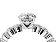 Shared-Prong Engagement Ring Setting for Oval Center with Graduated Accents and Prong Head in Platinum