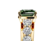 Solitaire Engagement Ring Setting for Fancy Green Asscher Cut Center with Graduated Shared Prongs and Prong Head in Yellow Gold
