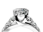 Solitaire Engagement Ring Setting for Heart-Shaped Center with Graduated Shared Prongs and Prong Head in White Gold