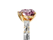 Baguette Engagement Ring Setting for Fancy Pink Heart-Shaped Center with Alternating Bar-Set Band and Prong Head in Yellow Gold