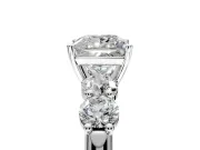 5 Stone Engagement Ring Setting for Princess Cut Center with Graduated Accents and Prong Head in Platinum