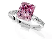 Baguette Engagement Ring Setting for Fancy Pink Radiant Cut Center with Alternating Bar-Set Band and Prong Head in Platinum