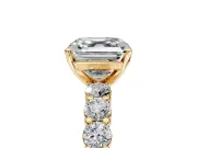 Shared-Prong Engagement Ring Setting for Asscher Cut Center with Graduated Accents and Prong Head in Yellow Gold