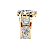 Solitaire Engagement Ring Setting for Pear-Shaped Center with Graduated Shared Prongs and Prong Head in Yellow Gold