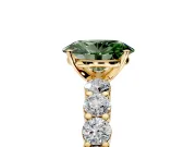 Shared-Prong Engagement Ring Setting for Fancy Green Oval Center with Graduated Accents and Prong Head in Yellow Gold