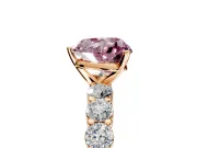 Shared-Prong Engagement Ring Setting for Fancy Pink Heart-Shaped Center with Graduated Accents and Prong Head in Rose Gold